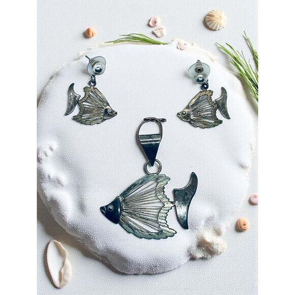 Signed Artisan Fish Pendant & Earrings Set Silver Tone Nautical Boho Jewelry - Picture 1 of 10